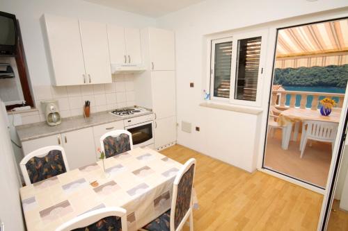 Apartments by the sea Duga Luka - Prtlog, Labin - 5528