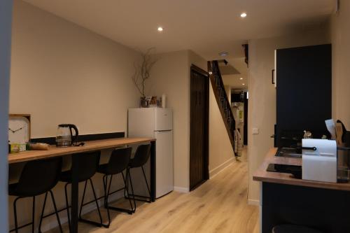 Maison de standing au centre de Reims 7 chambres avec 7 salles de bain, sauna, cour privée
