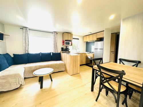 Les Charmettes Mobilhome Neuf 3 ch - 2 sdb climatisé - Terrasse Totalement Abritée - Locsweethome
