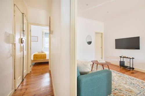 Lovely 2-Bedroom Apartment in Trendy Campo Ourique
