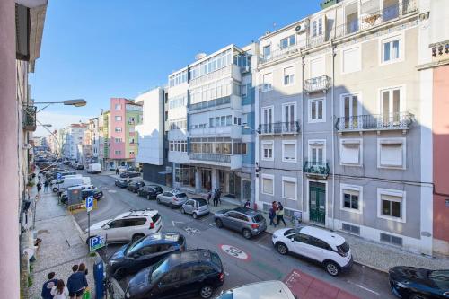 Lovely 2-Bedroom Apartment in Trendy Campo Ourique