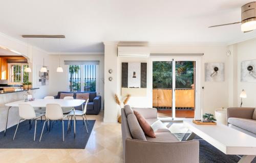 Resort Mediterra - Sea View Apartment near Golf with Pools & Fitness