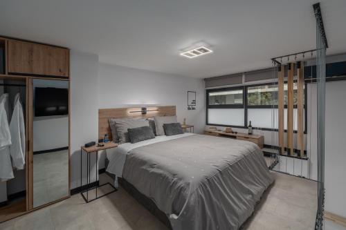 LOFTAKI - ATHENS Minimal Loft II