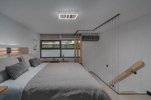 LOFTAKI - ATHENS Minimal Loft II