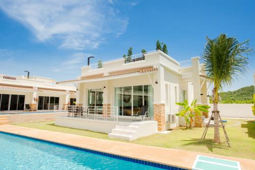 Gallery image of Oriental Beach Pearl Resort in Sam Roi Yot