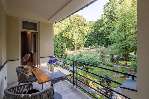 Lion's Castle Hotel — Balcony/Terrace