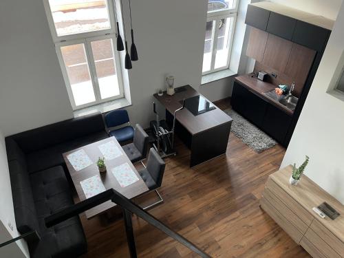 Elegant City Escape Old Town Ptuj Apartment