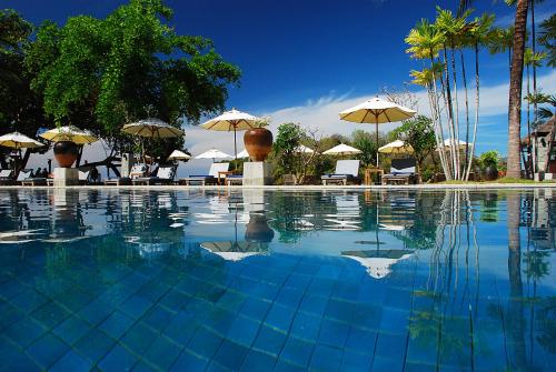 The swimming pool at or close to Nakamanda Resort and Spa- SHA Plus