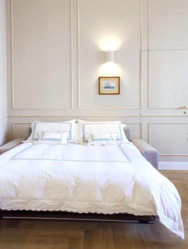 Marcora 6v luxury living apartment in Brera - 15min walk to Duomo
