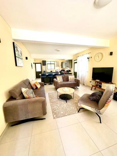 Nice duplex located in a secure residence