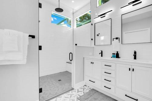 Luxury Villa Near Disney I Fully Renovated photo 26