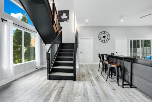 Luxury Villa Near Disney I Fully Renovated photo 15