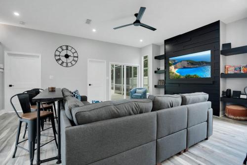 Luxury Villa Near Disney I Fully Renovated photo 11