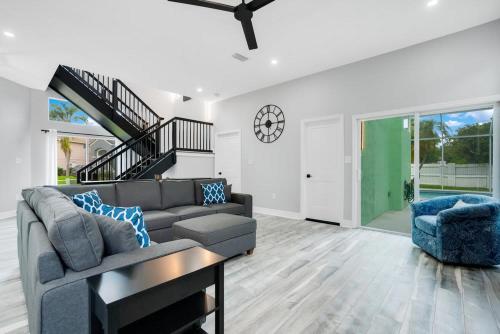 Luxury Villa Near Disney I Fully Renovated photo 14