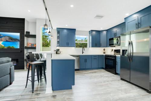 Luxury Villa Near Disney I Fully Renovated photo 16