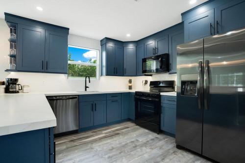 Luxury Villa Near Disney I Fully Renovated photo 4