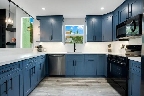 Luxury Villa Near Disney I Fully Renovated photo 18