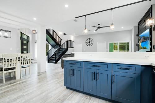 Luxury Villa Near Disney I Fully Renovated photo 19