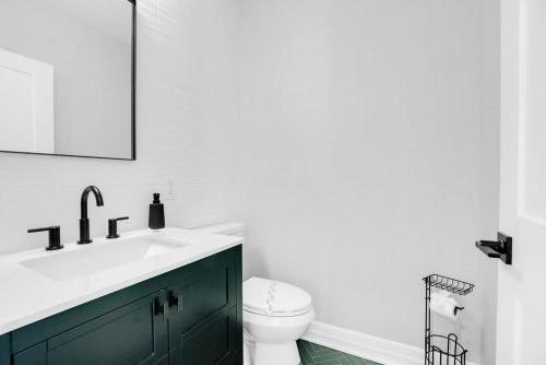 Luxury Villa Near Disney I Fully Renovated photo 54