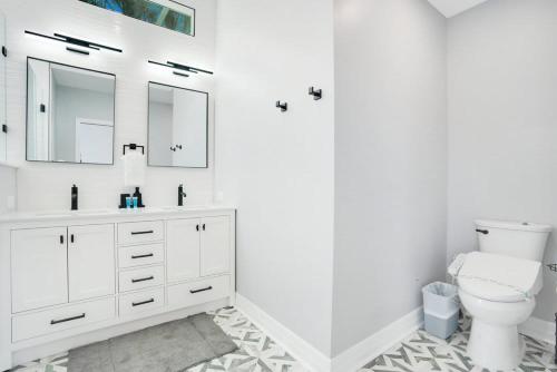 Luxury Villa Near Disney I Fully Renovated photo 59