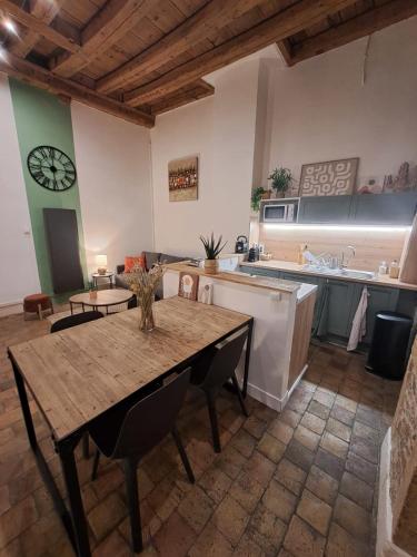 Spacious studio completely renovated right in the city center