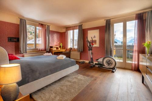 Lake and Mountain View Villa with Whirlpool and Free Parking in Huenibach