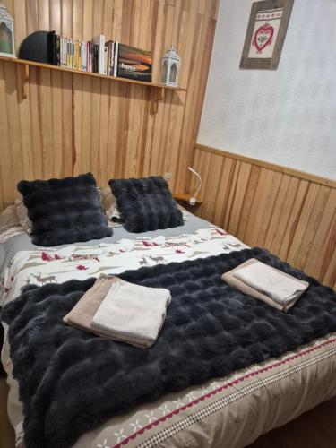 Lova arba lovos apgyvendinimo įstaigoje L'esquirol !