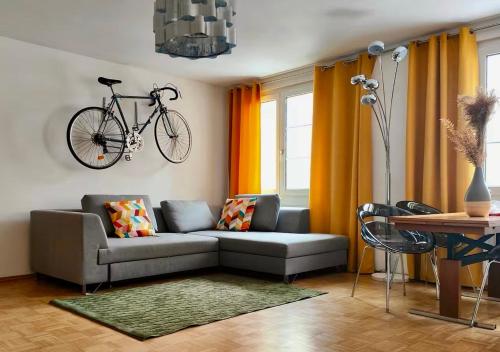 LOLLIPOP - metro to the opera 4 mins away