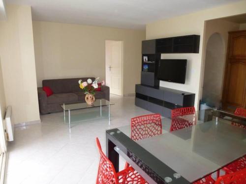 APARTMENT T3 - Private parking - 300 m SEA & BEACH
