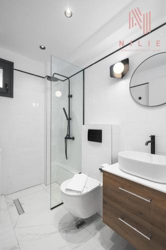 Manzzaro, Nilie Hospitality MGMT