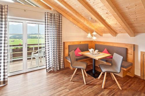 Khu vực ghế ngồi tại Alpenhaus Steiner - Top-Ferienwohnungen - Sommer-Bergbahn inklusive
