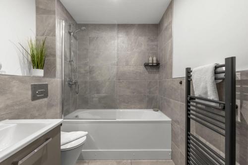 York apartment 2BR, Free & secure Parking York Apartment Retreat, 2BR with Free Secure Parking, Near Historic Centre photo 26