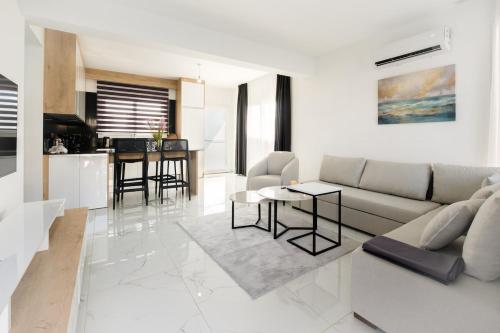 Cozy 1BR Apartment with Terrace