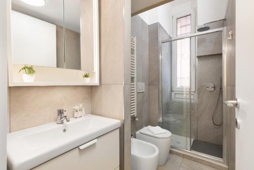 Isola Bloom - Stylish Design Flat