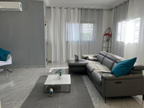 Les appartements Meublés BELLE & BEAU à Yaoundé Ngousso