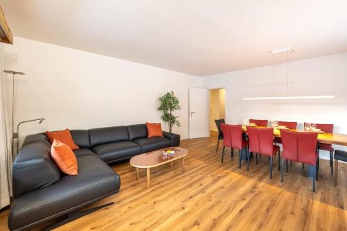 Cosy 3 bedroom Balcony Free parking Fast Wifi