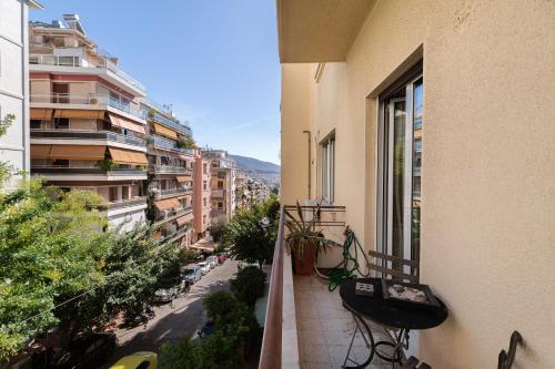 Comfy & sunny apartment in the heart of Kolonaki