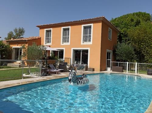 La Maison des Lauriers en Provence, private pool