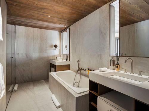 Appartement de luxe à Courchevel 1850, accès ski et bien-être inclus - FR-1-830-15 photo 3