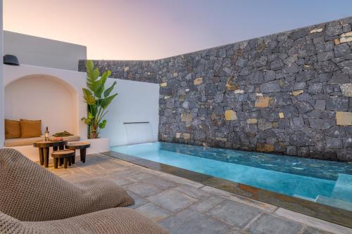 Koniko Santorini Private Pool Villas