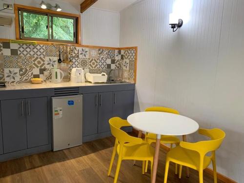 Køkken eller tekøkken på Cabañas Raupa