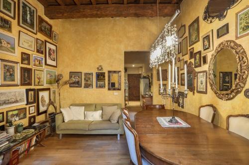 Characteristic apartment with Terrace in Florence