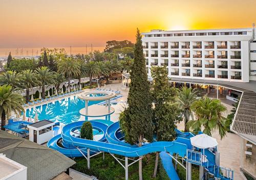 Gallery image of Ozkaymak Marina Hotel - Ultra All Inclusive in Kemer