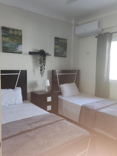 2 Bdrm, 1 Bath, Wifi, Near River and Beach, 2L