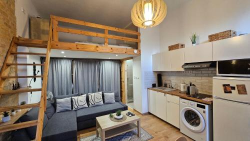 Central Apartman next to the Metro Line 4