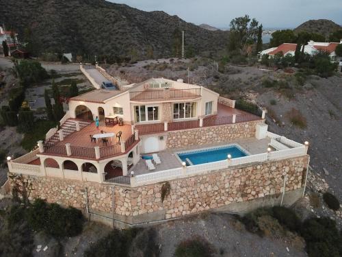 Beautiful villa with 280-degree sea views
