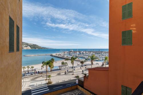 Grimaldi place-Plage-Centre-Climatisation