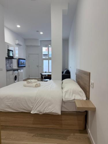 APARTAMENTOS ZONA 2 justo al lado de la ESTACIÓN DE TREN Y BUS MARÍA ZAMBRANO