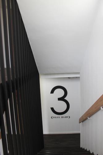 Ein Zertifikat, Auszeichnung, Logo oder anderes Dokument, das in der Unterkunft Hotel Umawue ausgestellt ist