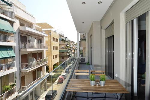 Luxury Suite & Steps to Metro & University & Quiet Center